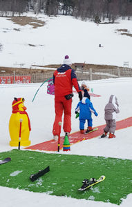 Jeux avec PiouPiou au Jardin d'Enfants